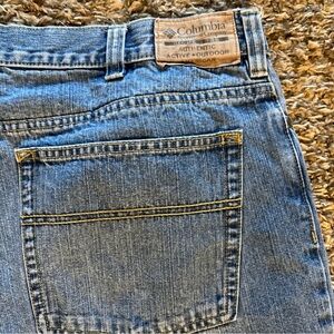 Columbia Straight Fit Jeans Mens Size 38X32 Blue Denim Pockets Outdoor Casual